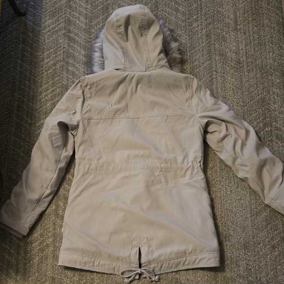 Hollister Gray Utility Jacket with Faux Fur Hood - Picture 13 of 13